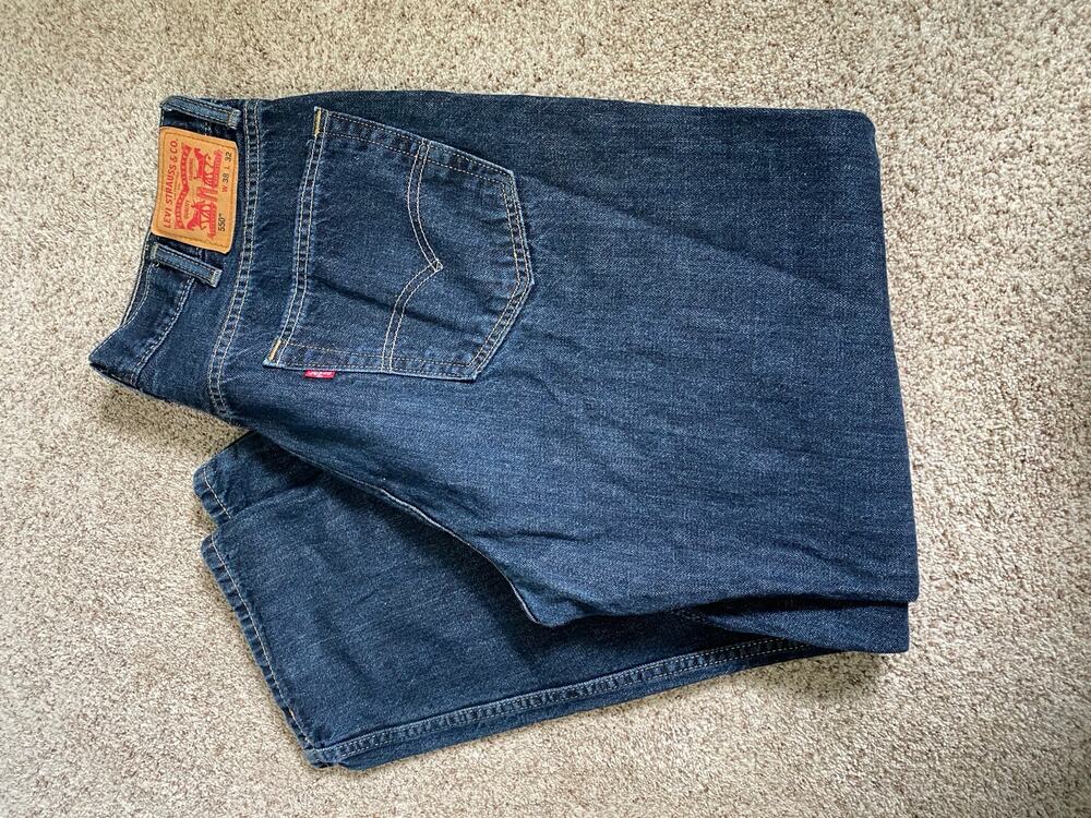 Levi Strauss & Co. 550 Men's Dark Wash Blue Jeans size 38x32